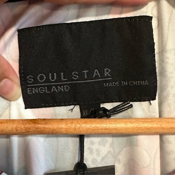 NWT Soulstar England Men's Exotic Print Top Size X-Large - Picture 2 of 11